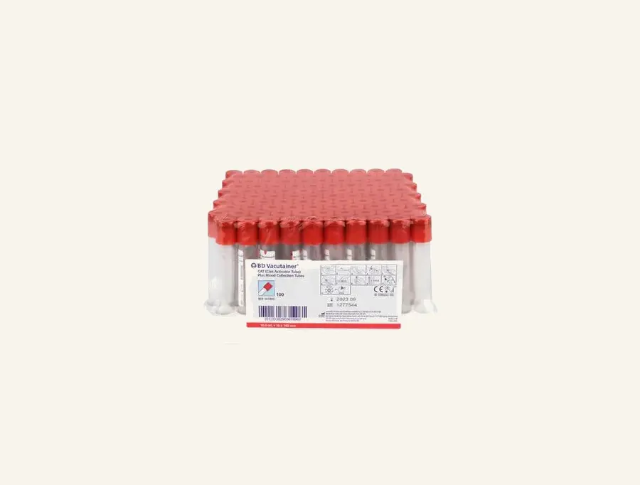Упаковка вакуумных пробирок BD Vacutainer с активатором свёртывания и красными крышками